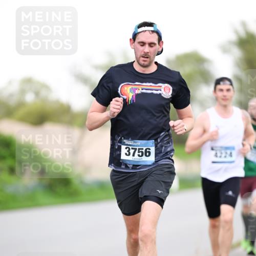 07.04.2024 - 43. Internationalen Wilhelmsburger Insellauf Dr. Thomas Lammeyer http://msf.ph/oto/6037894 07.04.2024 10:24:38 Laufen 3756, 1910 meine-sportfotos.de