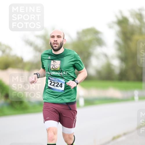 07.04.2024 - 43. Internationalen Wilhelmsburger Insellauf Dr. Thomas Lammeyer http://msf.ph/oto/6037907 07.04.2024 10:24:40 Laufen 2224 meine-sportfotos.de