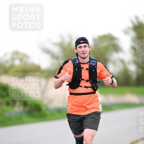 07.04.2024 - 43. Internationalen Wilhelmsburger Insellauf Dr. Thomas Lammeyer http://msf.ph/oto/6037914 07.04.2024 10:24:55 Laufen  meine-sportfotos.de