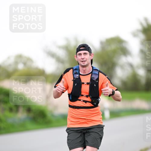 07.04.2024 - 43. Internationalen Wilhelmsburger Insellauf Dr. Thomas Lammeyer http://msf.ph/oto/6037915 07.04.2024 10:24:55 Laufen  meine-sportfotos.de