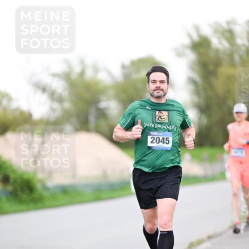 07.04.2024 - 43. Internationalen Wilhelmsburger Insellauf Dr. Thomas Lammeyer http://msf.ph/oto/6037925 07.04.2024 10:25:01 Laufen 2045 meine-sportfotos.de