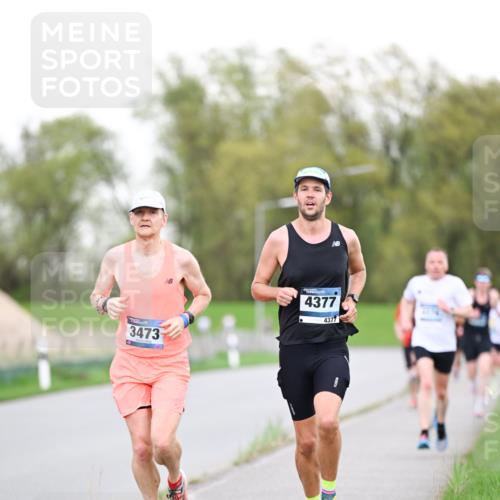 07.04.2024 - 43. Internationalen Wilhelmsburger Insellauf Dr. Thomas Lammeyer http://msf.ph/oto/6037928 07.04.2024 10:25:03 Laufen 3473, 4377, 4377 meine-sportfotos.de