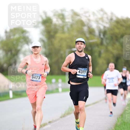 07.04.2024 - 43. Internationalen Wilhelmsburger Insellauf Dr. Thomas Lammeyer http://msf.ph/oto/6037929 07.04.2024 10:25:03 Laufen 3473, 4377, 4377 meine-sportfotos.de