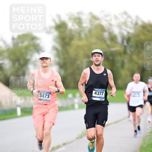 07.04.2024 - 43. Internationalen Wilhelmsburger Insellauf Dr. Thomas Lammeyer http://msf.ph/oto/6037930 07.04.2024 10:25:03 Laufen 3473, 4377, 4377 meine-sportfotos.de