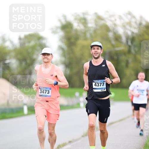07.04.2024 - 43. Internationalen Wilhelmsburger Insellauf Dr. Thomas Lammeyer http://msf.ph/oto/6037931 07.04.2024 10:25:04 Laufen 3473, 4377, 4377 meine-sportfotos.de