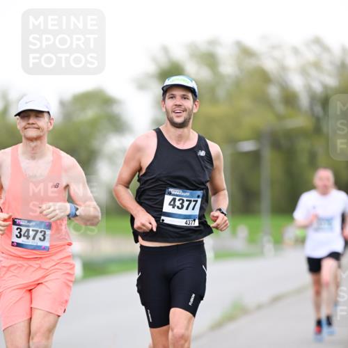 07.04.2024 - 43. Internationalen Wilhelmsburger Insellauf Dr. Thomas Lammeyer http://msf.ph/oto/6037933 07.04.2024 10:25:05 Laufen 3473, 4377, 4377 meine-sportfotos.de
