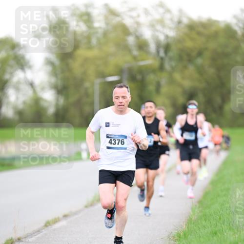 07.04.2024 - 43. Internationalen Wilhelmsburger Insellauf Dr. Thomas Lammeyer http://msf.ph/oto/6037939 07.04.2024 10:25:07 Laufen 4376 meine-sportfotos.de
