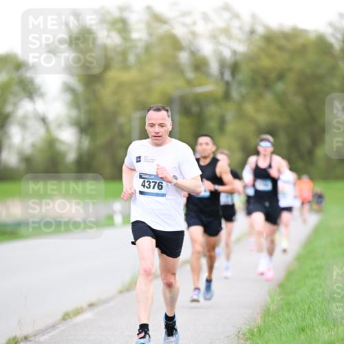 07.04.2024 - 43. Internationalen Wilhelmsburger Insellauf Dr. Thomas Lammeyer http://msf.ph/oto/6037940 07.04.2024 10:25:07 Laufen 4376 meine-sportfotos.de
