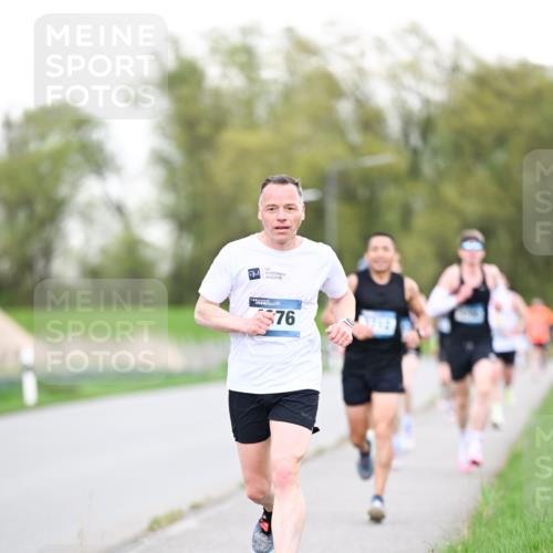 07.04.2024 - 43. Internationalen Wilhelmsburger Insellauf Dr. Thomas Lammeyer http://msf.ph/oto/6037943 07.04.2024 10:25:08 Laufen 76 meine-sportfotos.de