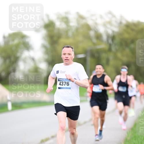07.04.2024 - 43. Internationalen Wilhelmsburger Insellauf Dr. Thomas Lammeyer http://msf.ph/oto/6037945 07.04.2024 10:25:08 Laufen 4376 meine-sportfotos.de