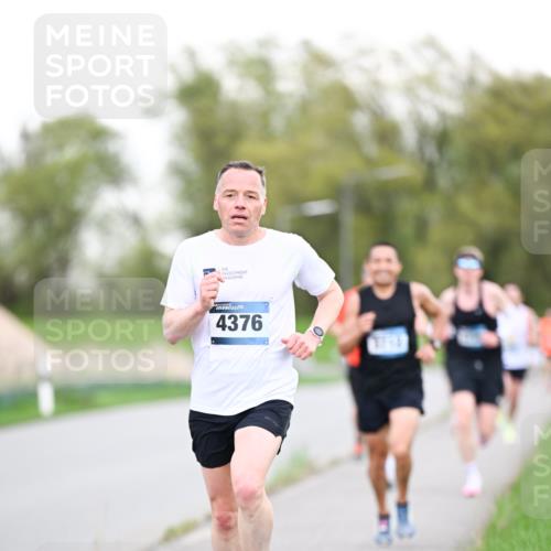 07.04.2024 - 43. Internationalen Wilhelmsburger Insellauf Dr. Thomas Lammeyer http://msf.ph/oto/6037947 07.04.2024 10:25:08 Laufen 4376 meine-sportfotos.de