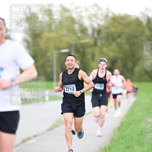 07.04.2024 - 43. Internationalen Wilhelmsburger Insellauf Dr. Thomas Lammeyer http://msf.ph/oto/6037951 07.04.2024 10:25:09 Laufen 27, 40, 3712 meine-sportfotos.de