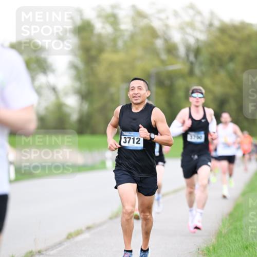 07.04.2024 - 43. Internationalen Wilhelmsburger Insellauf Dr. Thomas Lammeyer http://msf.ph/oto/6037955 07.04.2024 10:25:10 Laufen 3712 meine-sportfotos.de