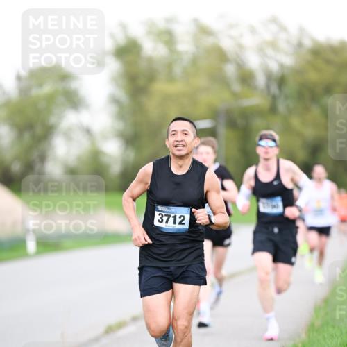 07.04.2024 - 43. Internationalen Wilhelmsburger Insellauf Dr. Thomas Lammeyer http://msf.ph/oto/6037959 07.04.2024 10:25:10 Laufen 3712 meine-sportfotos.de
