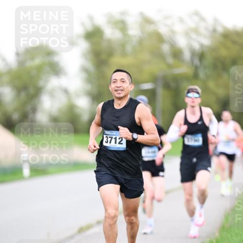 07.04.2024 - 43. Internationalen Wilhelmsburger Insellauf Dr. Thomas Lammeyer http://msf.ph/oto/6037960 07.04.2024 10:25:10 Laufen 3712 meine-sportfotos.de