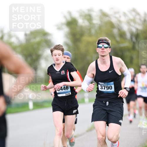 07.04.2024 - 43. Internationalen Wilhelmsburger Insellauf Dr. Thomas Lammeyer http://msf.ph/oto/6037972 07.04.2024 10:25:13 Laufen 3446, 3446, 3790 meine-sportfotos.de