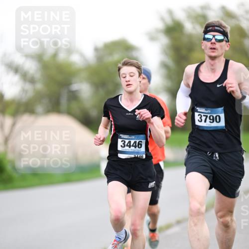 07.04.2024 - 43. Internationalen Wilhelmsburger Insellauf Dr. Thomas Lammeyer http://msf.ph/oto/6037976 07.04.2024 10:25:13 Laufen 3446, 3446, 3790 meine-sportfotos.de