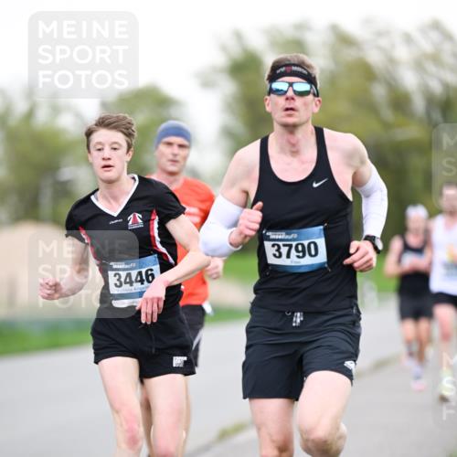 07.04.2024 - 43. Internationalen Wilhelmsburger Insellauf Dr. Thomas Lammeyer http://msf.ph/oto/6037978 07.04.2024 10:25:13 Laufen 3446, 3790 meine-sportfotos.de