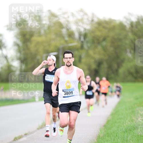 07.04.2024 - 43. Internationalen Wilhelmsburger Insellauf Dr. Thomas Lammeyer http://msf.ph/oto/6037981 07.04.2024 10:25:16 Laufen 4221, 3809 meine-sportfotos.de