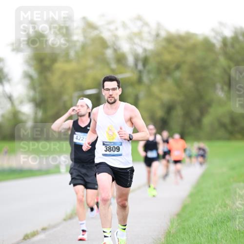 07.04.2024 - 43. Internationalen Wilhelmsburger Insellauf Dr. Thomas Lammeyer http://msf.ph/oto/6037982 07.04.2024 10:25:16 Laufen 4221, 3809 meine-sportfotos.de