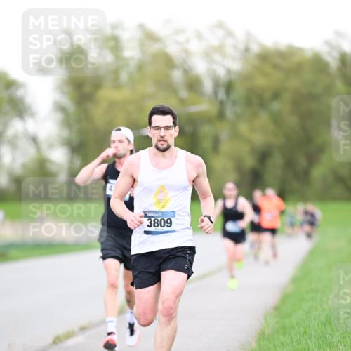 07.04.2024 - 43. Internationalen Wilhelmsburger Insellauf Dr. Thomas Lammeyer http://msf.ph/oto/6037986 07.04.2024 10:25:17 Laufen 3809 meine-sportfotos.de