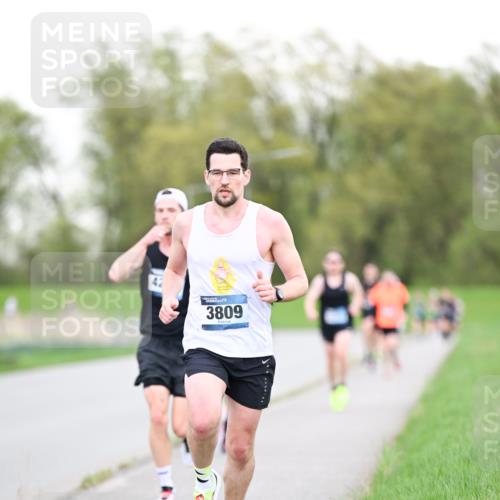 07.04.2024 - 43. Internationalen Wilhelmsburger Insellauf Dr. Thomas Lammeyer http://msf.ph/oto/6037987 07.04.2024 10:25:17 Laufen 3809 meine-sportfotos.de