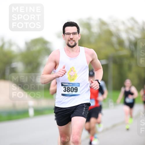 07.04.2024 - 43. Internationalen Wilhelmsburger Insellauf Dr. Thomas Lammeyer http://msf.ph/oto/6037996 07.04.2024 10:25:18 Laufen 43, 3809 meine-sportfotos.de