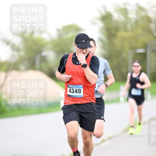 07.04.2024 - 43. Internationalen Wilhelmsburger Insellauf Dr. Thomas Lammeyer http://msf.ph/oto/6038009 07.04.2024 10:25:21 Laufen 4349 meine-sportfotos.de