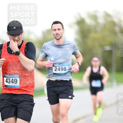07.04.2024 - 43. Internationalen Wilhelmsburger Insellauf Dr. Thomas Lammeyer http://msf.ph/oto/6038014 07.04.2024 10:25:22 Laufen 43, 4349, 2498 meine-sportfotos.de