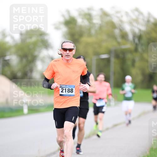 07.04.2024 - 43. Internationalen Wilhelmsburger Insellauf Dr. Thomas Lammeyer http://msf.ph/oto/6038034 07.04.2024 10:25:30 Laufen 2188 meine-sportfotos.de
