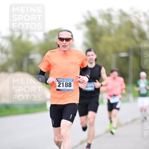 07.04.2024 - 43. Internationalen Wilhelmsburger Insellauf Dr. Thomas Lammeyer http://msf.ph/oto/6038039 07.04.2024 10:25:31 Laufen 2188 meine-sportfotos.de