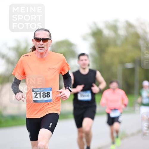 07.04.2024 - 43. Internationalen Wilhelmsburger Insellauf Dr. Thomas Lammeyer http://msf.ph/oto/6038043 07.04.2024 10:25:32 Laufen 2188 meine-sportfotos.de