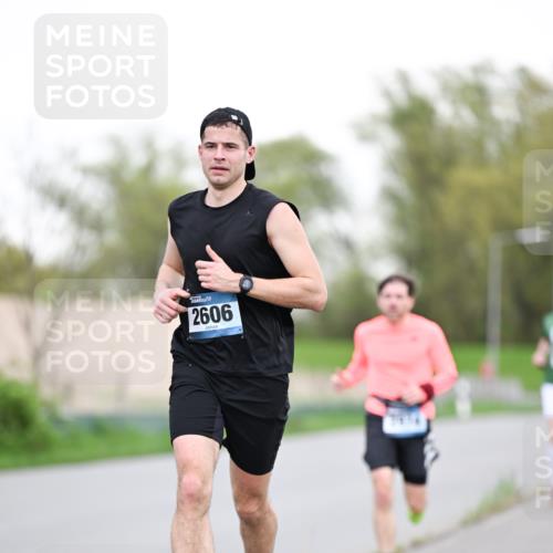 07.04.2024 - 43. Internationalen Wilhelmsburger Insellauf Dr. Thomas Lammeyer http://msf.ph/oto/6038049 07.04.2024 10:25:33 Laufen 2606 meine-sportfotos.de