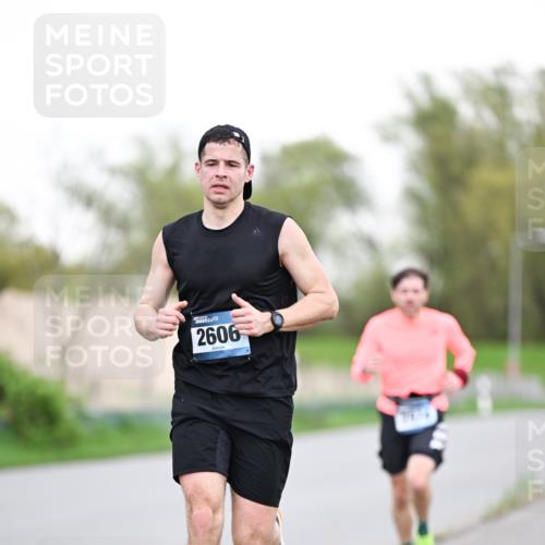 07.04.2024 - 43. Internationalen Wilhelmsburger Insellauf Dr. Thomas Lammeyer http://msf.ph/oto/6038050 07.04.2024 10:25:33 Laufen 2606 meine-sportfotos.de