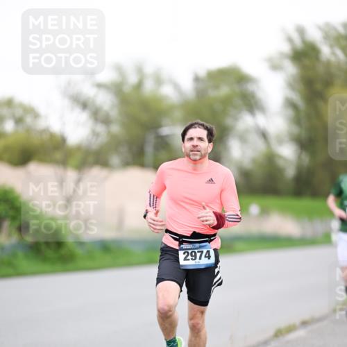 07.04.2024 - 43. Internationalen Wilhelmsburger Insellauf Dr. Thomas Lammeyer http://msf.ph/oto/6038058 07.04.2024 10:25:35 Laufen 2974 meine-sportfotos.de