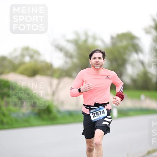 07.04.2024 - 43. Internationalen Wilhelmsburger Insellauf Dr. Thomas Lammeyer http://msf.ph/oto/6038061 07.04.2024 10:25:35 Laufen 2974 meine-sportfotos.de
