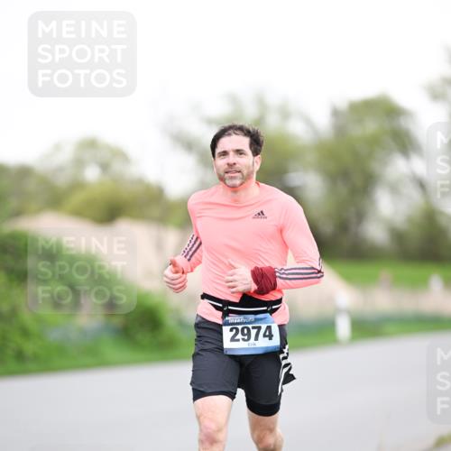 07.04.2024 - 43. Internationalen Wilhelmsburger Insellauf Dr. Thomas Lammeyer http://msf.ph/oto/6038064 07.04.2024 10:25:36 Laufen 2974 meine-sportfotos.de