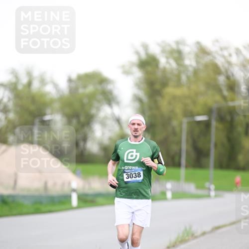 07.04.2024 - 43. Internationalen Wilhelmsburger Insellauf Dr. Thomas Lammeyer http://msf.ph/oto/6038065 07.04.2024 10:25:37 Laufen 3038 meine-sportfotos.de