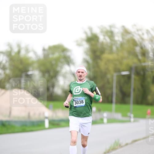 07.04.2024 - 43. Internationalen Wilhelmsburger Insellauf Dr. Thomas Lammeyer http://msf.ph/oto/6038066 07.04.2024 10:25:37 Laufen 3038 meine-sportfotos.de