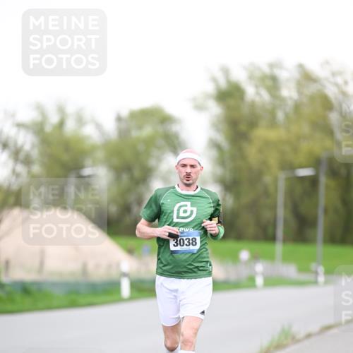 07.04.2024 - 43. Internationalen Wilhelmsburger Insellauf Dr. Thomas Lammeyer http://msf.ph/oto/6038069 07.04.2024 10:25:37 Laufen 3038 meine-sportfotos.de