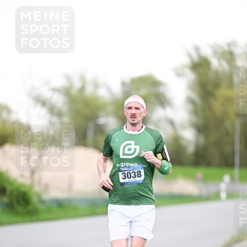 07.04.2024 - 43. Internationalen Wilhelmsburger Insellauf Dr. Thomas Lammeyer http://msf.ph/oto/6038075 07.04.2024 10:25:38 Laufen 3038 meine-sportfotos.de
