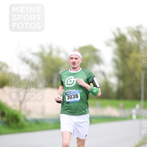 07.04.2024 - 43. Internationalen Wilhelmsburger Insellauf Dr. Thomas Lammeyer http://msf.ph/oto/6038076 07.04.2024 10:25:38 Laufen 3038 meine-sportfotos.de