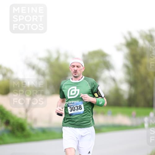 07.04.2024 - 43. Internationalen Wilhelmsburger Insellauf Dr. Thomas Lammeyer http://msf.ph/oto/6038077 07.04.2024 10:25:38 Laufen 3038 meine-sportfotos.de