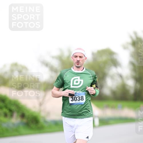 07.04.2024 - 43. Internationalen Wilhelmsburger Insellauf Dr. Thomas Lammeyer http://msf.ph/oto/6038079 07.04.2024 10:25:39 Laufen 3038 meine-sportfotos.de