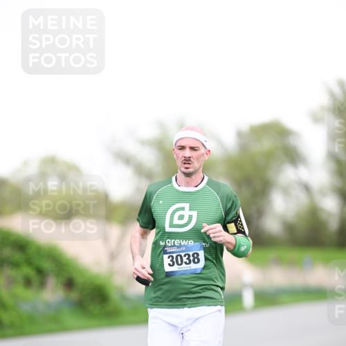 07.04.2024 - 43. Internationalen Wilhelmsburger Insellauf Dr. Thomas Lammeyer http://msf.ph/oto/6038080 07.04.2024 10:25:39 Laufen 3038 meine-sportfotos.de