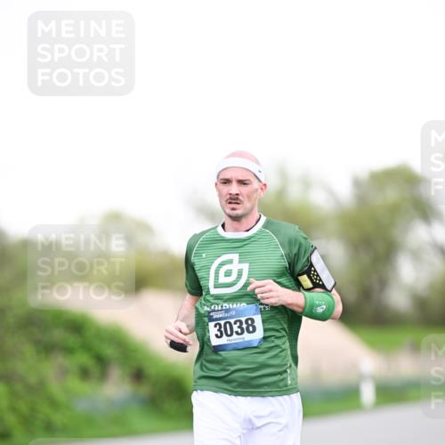 07.04.2024 - 43. Internationalen Wilhelmsburger Insellauf Dr. Thomas Lammeyer http://msf.ph/oto/6038082 07.04.2024 10:25:39 Laufen 3038 meine-sportfotos.de