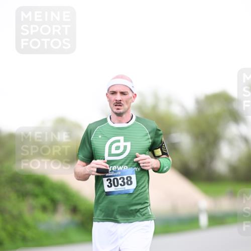 07.04.2024 - 43. Internationalen Wilhelmsburger Insellauf Dr. Thomas Lammeyer http://msf.ph/oto/6038083 07.04.2024 10:25:39 Laufen 3038 meine-sportfotos.de