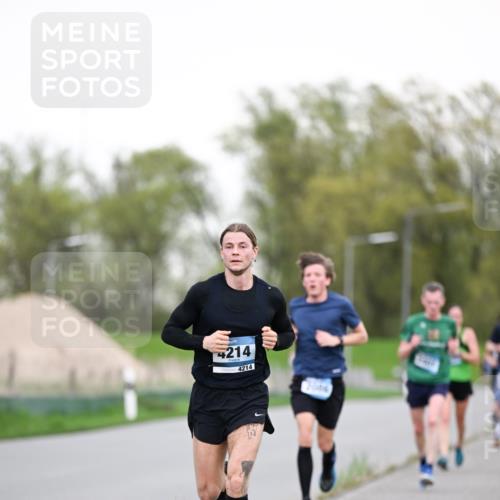 07.04.2024 - 43. Internationalen Wilhelmsburger Insellauf Dr. Thomas Lammeyer http://msf.ph/oto/6038084 07.04.2024 10:25:48 Laufen 4214, 4214 meine-sportfotos.de