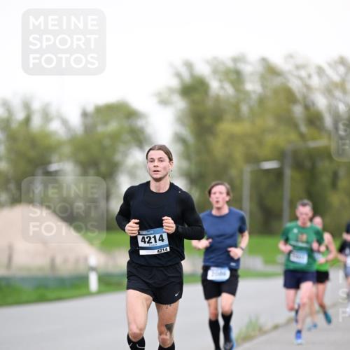 07.04.2024 - 43. Internationalen Wilhelmsburger Insellauf Dr. Thomas Lammeyer http://msf.ph/oto/6038085 07.04.2024 10:25:48 Laufen 4214, 4214 meine-sportfotos.de