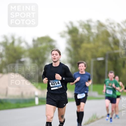 07.04.2024 - 43. Internationalen Wilhelmsburger Insellauf Dr. Thomas Lammeyer http://msf.ph/oto/6038086 07.04.2024 10:25:48 Laufen 4214, 4214 meine-sportfotos.de